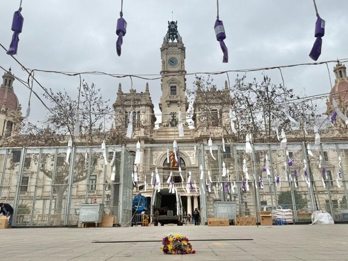València homenajea en la 'mascletà' de este viernes al pirotecnico Pedro Luis Sirvent, fallecido en una explosión en su empresa