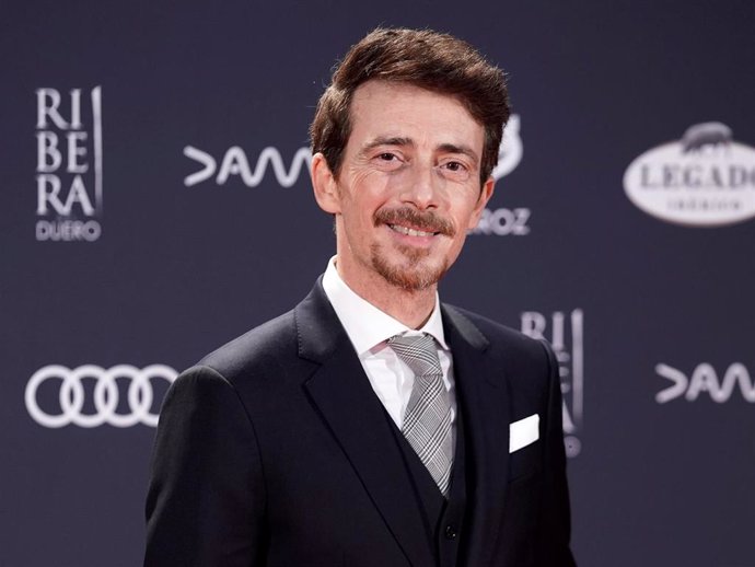Archivo - El actor Víctor Clavijo posa en la alfombra roja en una imagen de archivo 