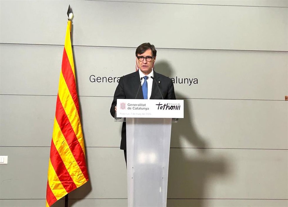 El presidente de la Generalitat, Salvador Illa, en una declaración desde la Casa de la Generalitat en Perpignan (Francia)
