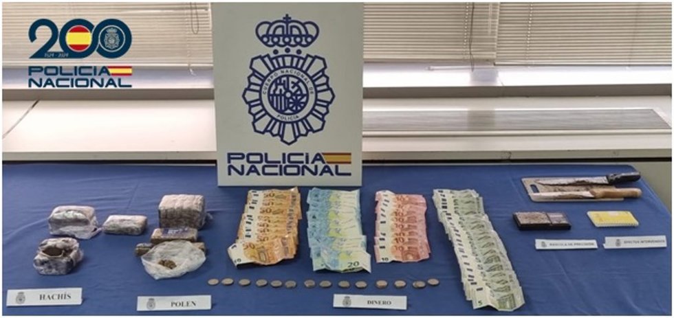 Droga, dinero y utensilios incautados por Policía Nacional