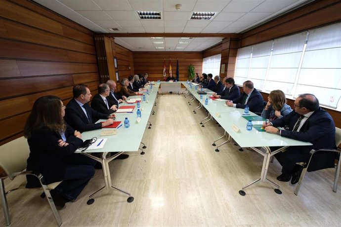 González Corral preside el acto de firma de renovación del Instrumento Financiero con doce entidades de crédito