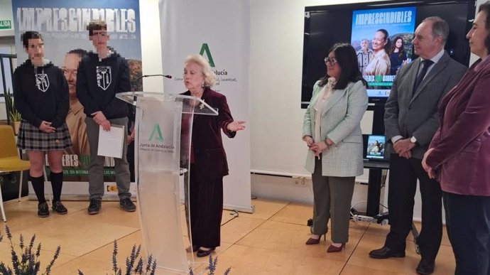 La delegada territorial de Igualdad conmemora los actos del Día de la Mujer en Sevilla con la lectura de una declaración institucional.