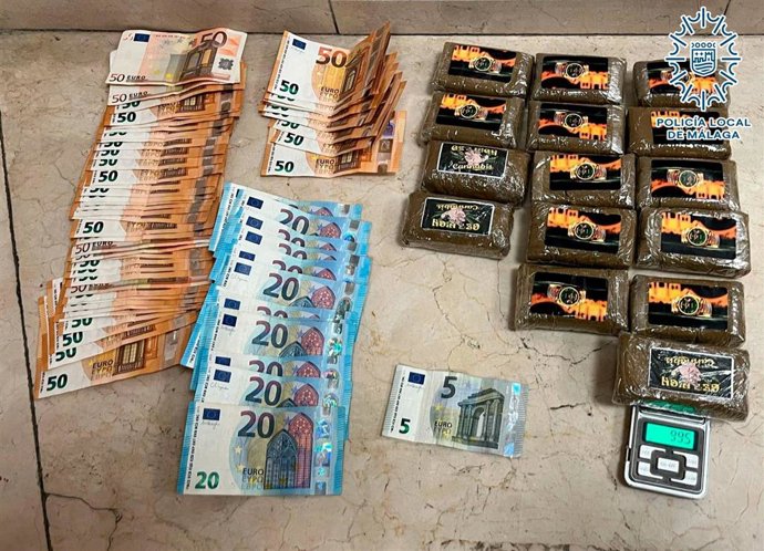 Dinero y droga intervenido en una operación de la Policía Local de Málaga