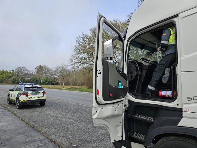 Vehículo investigado en Vilalba (Lugo).
