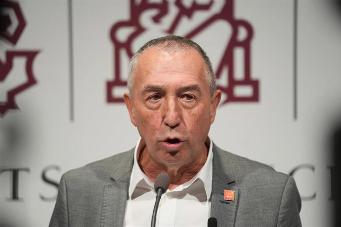 Archivo - El síndic de Compromís en Les Corts, Joan Baldoví, ofrece una rueda de prensa