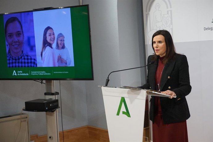 Archivo - La delegada de Empleo, María Dolores Gálvez, en una imagen de archivo.