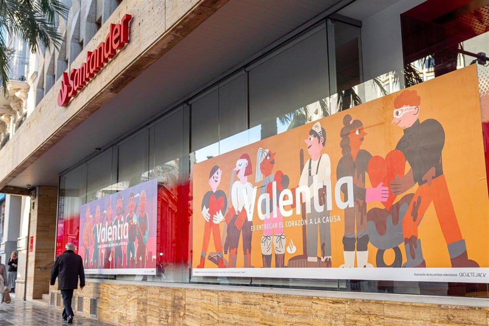 Archivo - Oficina Banco Santander en Valncia