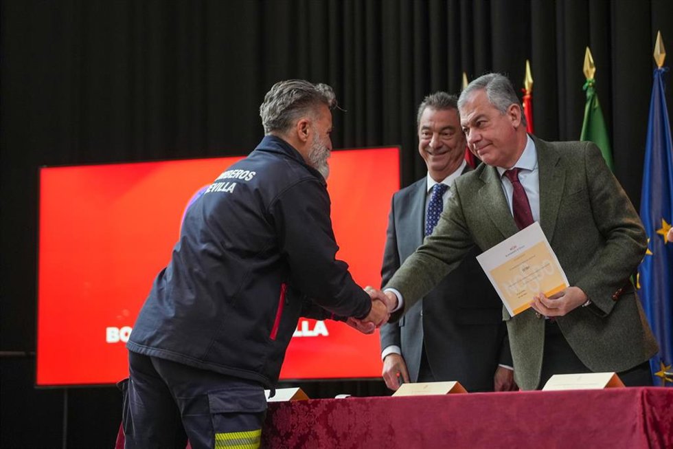 Sevilla celebra su día de los bomberos