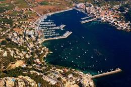 Vista aérea del puerto de Andratx.