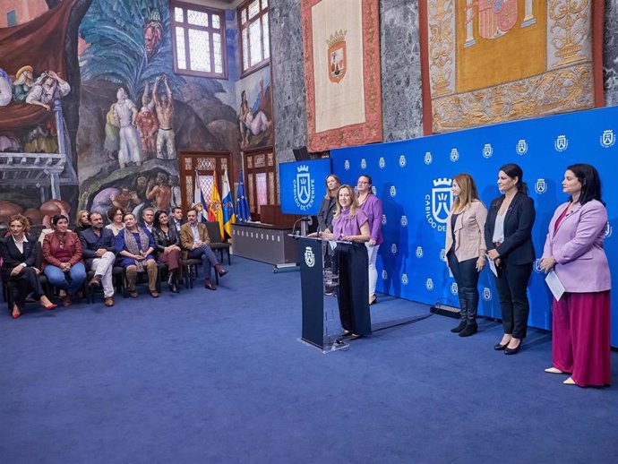 El Cabildo de Tenerife reivindica "el camino que queda por recorrer" hacia la igualdad plena por el 8M