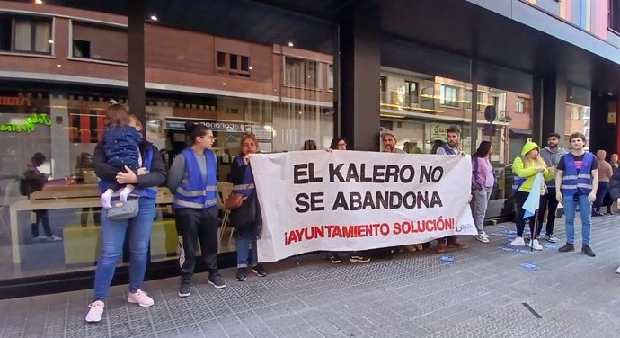 Concentración del sindicato Batu en apoyo a los afectados por el incendio de Basauri.