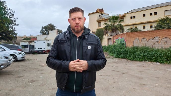 La formación de izquierdas propone que la totalidad del terreno de la torre residencial sea destinado a crear un barrio de viviendas de protección oficial (VPO) y de precios asequibles para garantizar el acceso a la vivienda a la mayoría social.