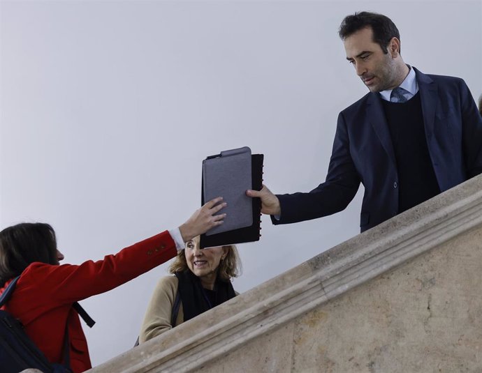 El ministro de Economía, Comercio y Empresa, Carlos Cuerpo, durante una jornada de trabajo con asociaciones empresariales, en la Delegación del Gobierno en la Comunidad Valenciana, a 7 de marzo de 2025, en Valencia, Comunidad Valenciana (España). 