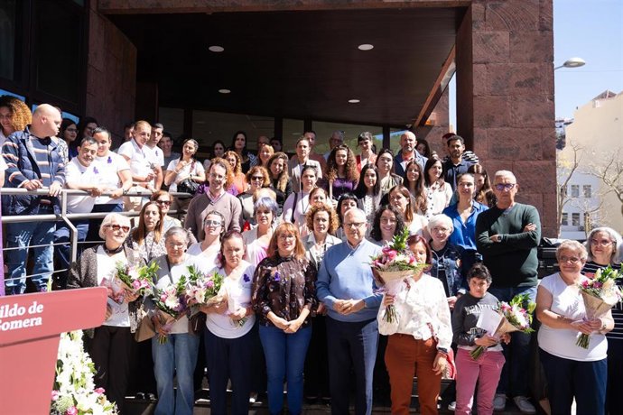 La Gomera revindica la igualdad de género por el 8M y reconoce la "superación y valentía" de seis mujeres de la isla