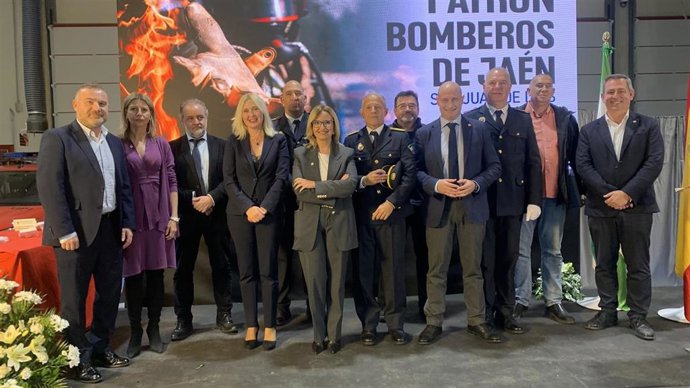 Acto de reconcimiento de la labor del Cuerpo de Bomberos de Jaén.