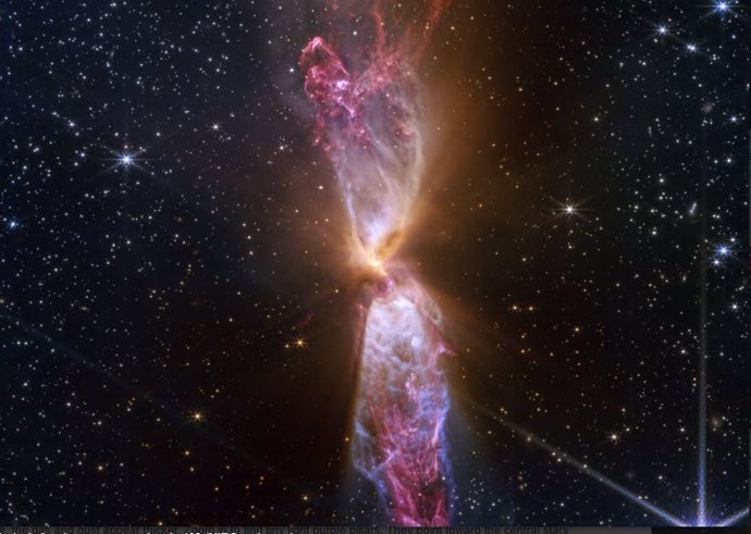 Duas regiões ativas de formação de estrelas na nebulosa Lynds 483 (L483).