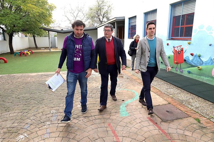 Jaime Espinar y José Ángel Aparicio en el CEIP Poeta Carlos Álvarez.