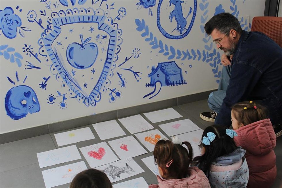 Grañén (Huesca) suma un nuevo mural a su apuesta por el arte urbano con Aitor Saraiba