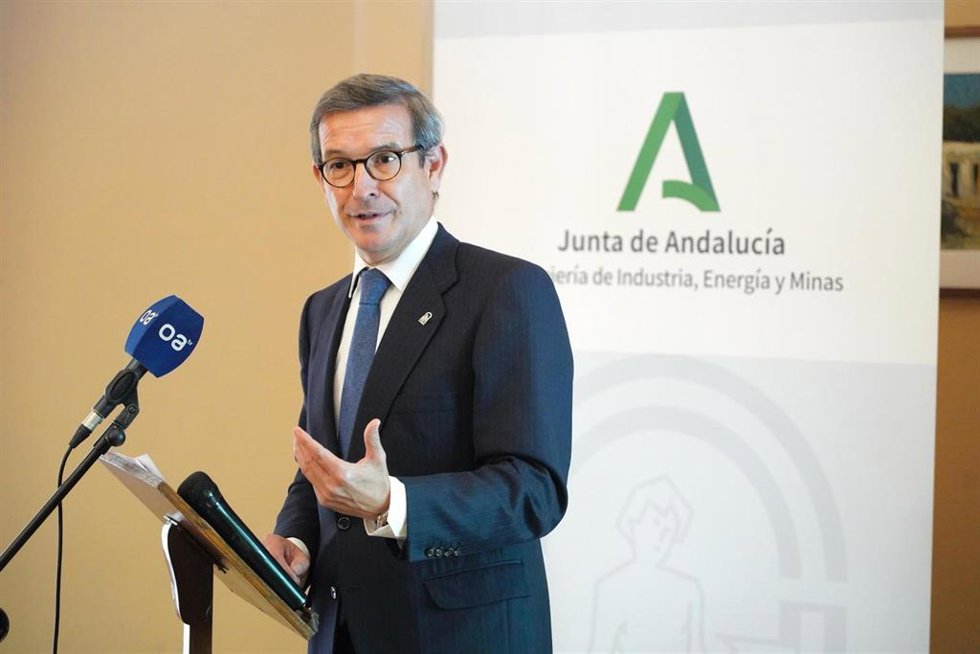 El consejero de Industria, Energía y Minas de la Junta de Andalucía, Jorge Paradela, interviene en el III Encuentro 'Made in Andalucía' celebrado en Algeciras.