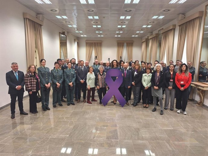 El subdelegado del Gobierno en Málaga, Javier Salas, en la conmemoración del 8 de marzo, Día de la Mujer, en la Subdelegación.