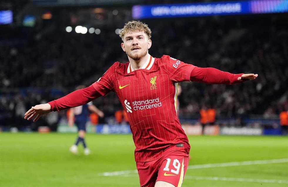 Harvey Elliott celebra su gol en el Paris Saint-Germain-Liverpool