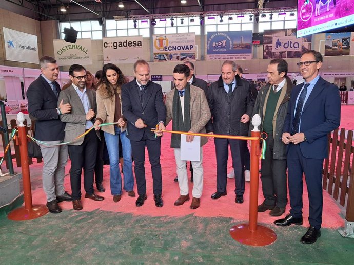 Inauguración de la XVII Feria de Ganado Frisón 'Usías Holstein' en Dos Torres.