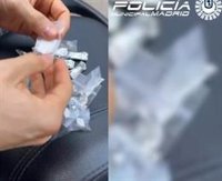 Detenido un hombre con envoltorios de cocaína en las manoplas de su moto