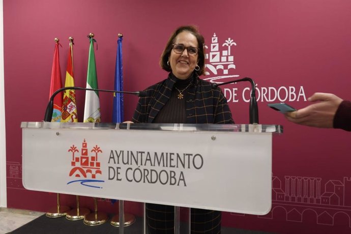 Archivo - La teniente de alcalde delegada de Hacienda, Economía y Empleo del Ayuntamiento de Córdoba, Blanca Torrent.