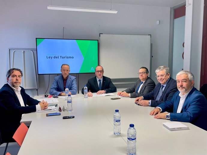 Encuentro sobre la futura Ley del Turismo Sostenible de Andalucía.