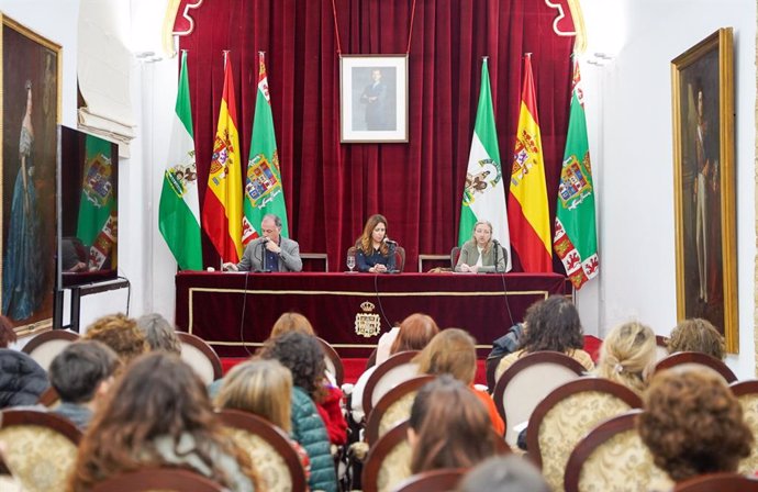 La fiscal jefa de Mayores y Discapacidad en la provincia de Cádiz, Lorena Mateo, en una jornada en la Diputación de Cádiz.