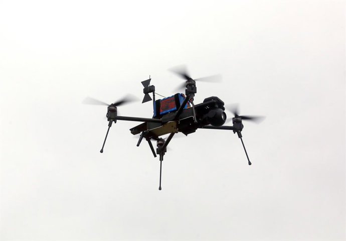 Archivo - November 9, 2024, Kyiv Region, Ukraine: KYIV REGION, UKRAINE - NOVEMBER 9, 2024 - The Shmavik multirotor UAV, a Ukrainian analog of the Chinese DJI Mavic quadcopter popular among the military, flies during the presentation organized by the Minis