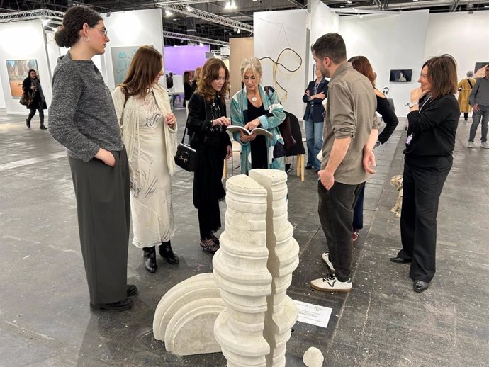 Imagen de la consejera de Cultura y Deporte de la Junta de Andalucía, Patricia del Pozo, en la feria Arcomadrid 2025.