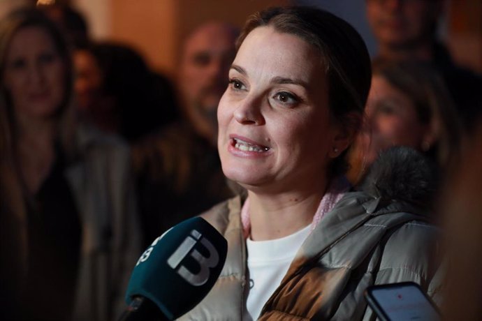 Archivo - La presidenta del Govern, Marga Prohens, en declaraciones a medios. Archivo.