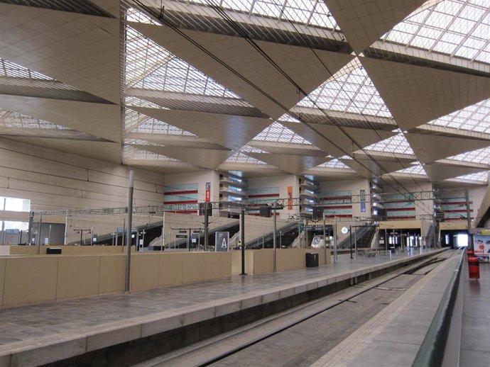 Archivo - Estación Delicias de Zaragoza en imagen de archivo