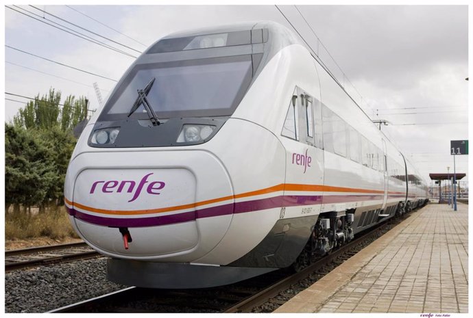 Archivo - Tren de Renfe.