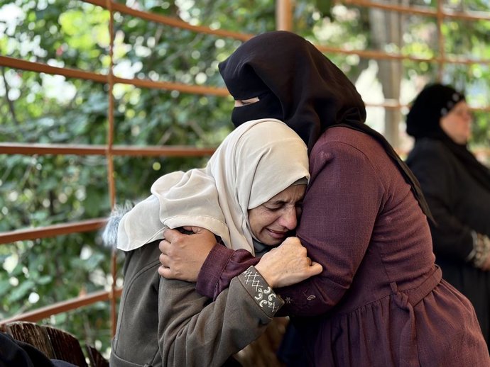 Famílias dos mortos na ação militar israelense em Khan Younis (Gaza)
