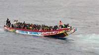 Llegan más de 100 personas migrantes este sábado a bordo de tres cayucos próximos a El Hierro y Gran Canaria