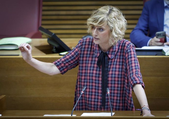 Archivo - La portavoz de Igualdad de Compromís en Les Corts, Verònica Ruiz, en una imagen de archivo