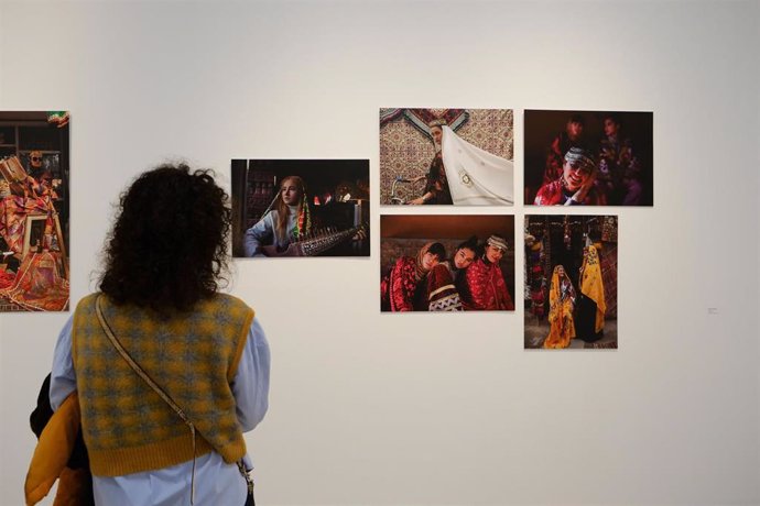 La fotógrafa Fatimah Hossaini expone en el Espacio Cero de la UMA una mirada sobre las mujeres afganas