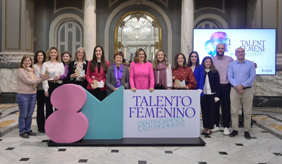 El Ayuntamiento de Valncia premia por el 8M a mujeres por su aportación a los avances de la ciencia