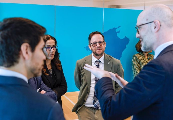 El viceconsejero del Gabinete de Presidencia del Gobierno de Canarias, Octavio Caraballo, participa de una reunión esta semana en Bruselas
