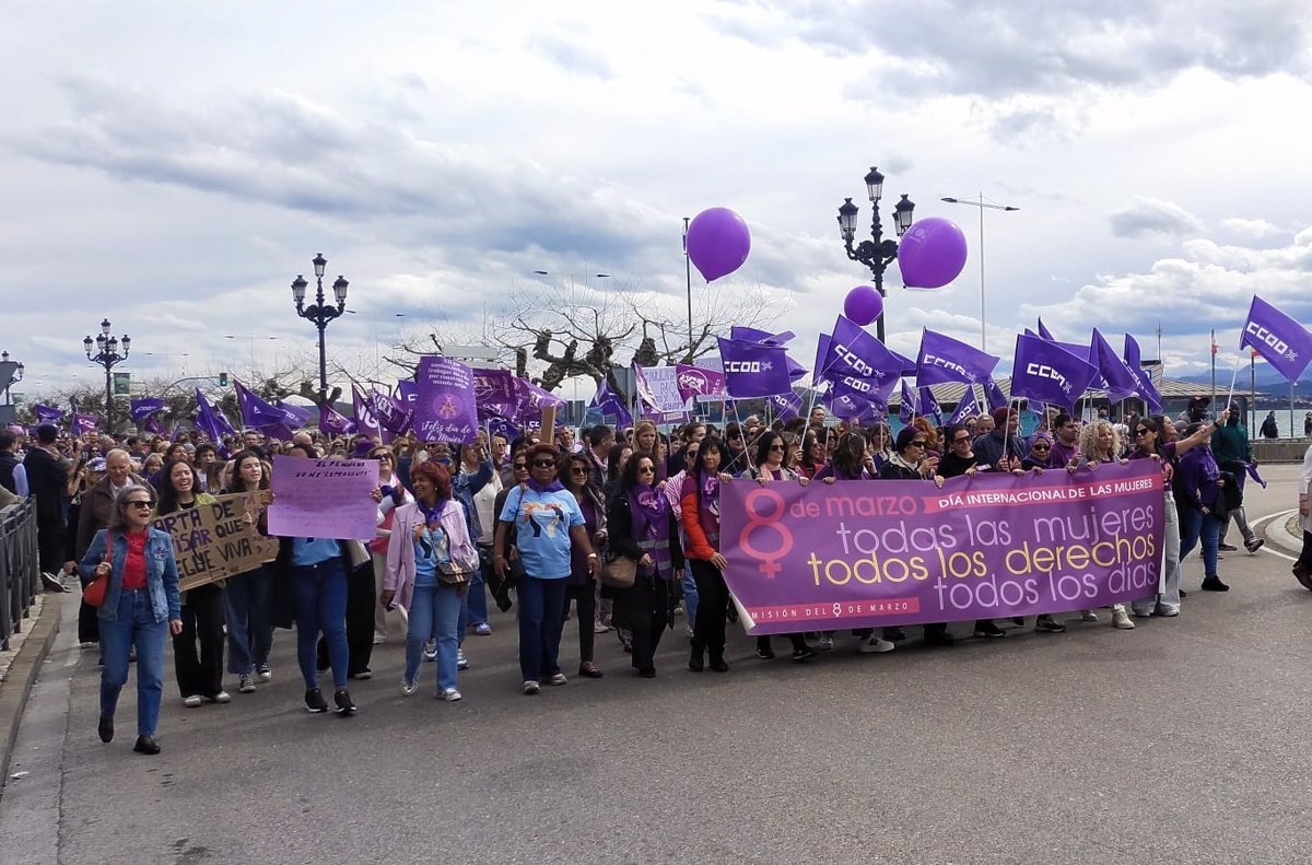 Más de 5.000 personas salen a la calle en Santander para reivindicar la igualdad real