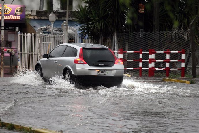 Archivo - Arquivo - 12 de outubro de 2019, Buenos Aires, Buenos Aires, Argentina: As fortes chuvas que caíram na cidade de Buenos Aires causaram inundações em várias áreas. A situação permanece e há alerta para as próximas horas.