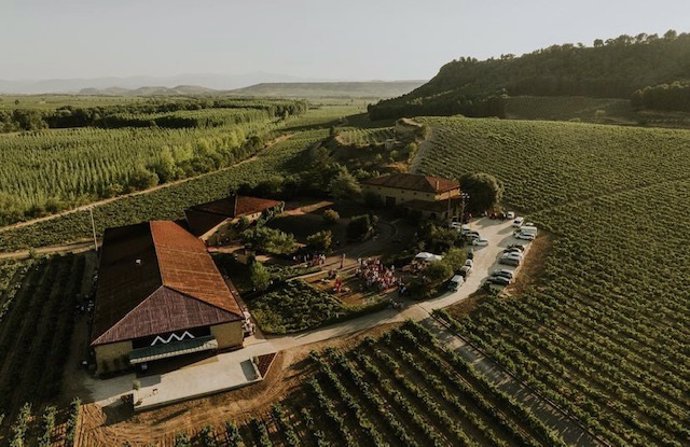 Vista aérea de la bodega Amézola de la Mora