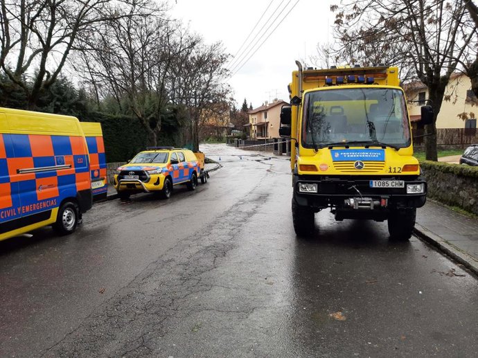 El 112 de CyL recibe más de 200 llamadas y gestiona 144 avisos por la lluvia y los fuertes vientos