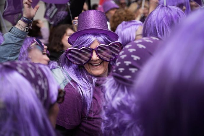 Mujeres durante una manifestación, a 7 de marzo, en vísperas de las convocadas para este sábado.
