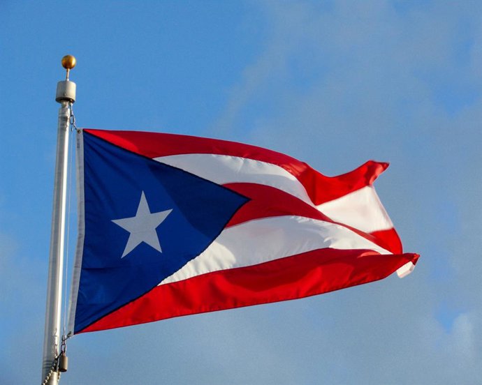 Archivo - 12 de janeiro de 2009 - San Juan, Porto Rico, EUA - Bandeira da Comunidade da ilha de Porto Rico
