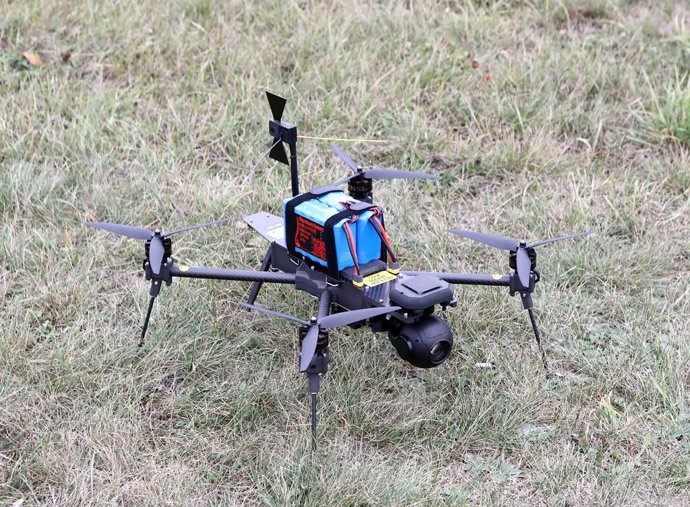 Archivo - Arquivo - 9 de novembro de 2024, Região de Kiev, Ucrânia: REGIÃO DE KYIV, UCRÂNIA - 9 DE NOVEMBRO DE 2024 - O UAV multirotor Shmavik, um análogo ucraniano do quadricóptero chinês DJI Mavic popular entre os militares, é mostrado durante a apresen