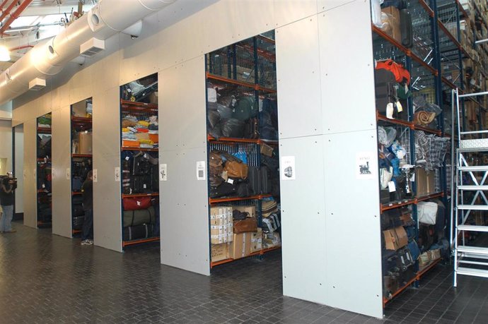 Archivo - Oficina de objetos perdidos en Madrid