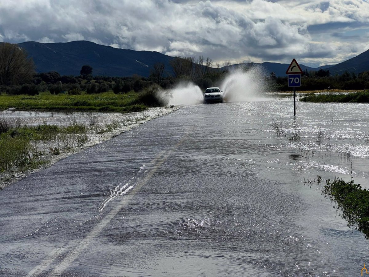 Hasta cinco carreteras siguen cortadas en la provincia de Guadalajara tras el paso de la borrasca Jana